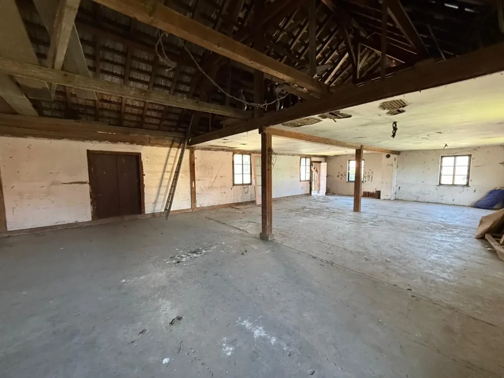 Ensemble de granges et corps de ferme à rénover – Weckolsheim (secteur Neuf-Brisach / Colmar)